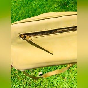 Universal Thread Women's Green Faux Leather Strap Crossbody Bag